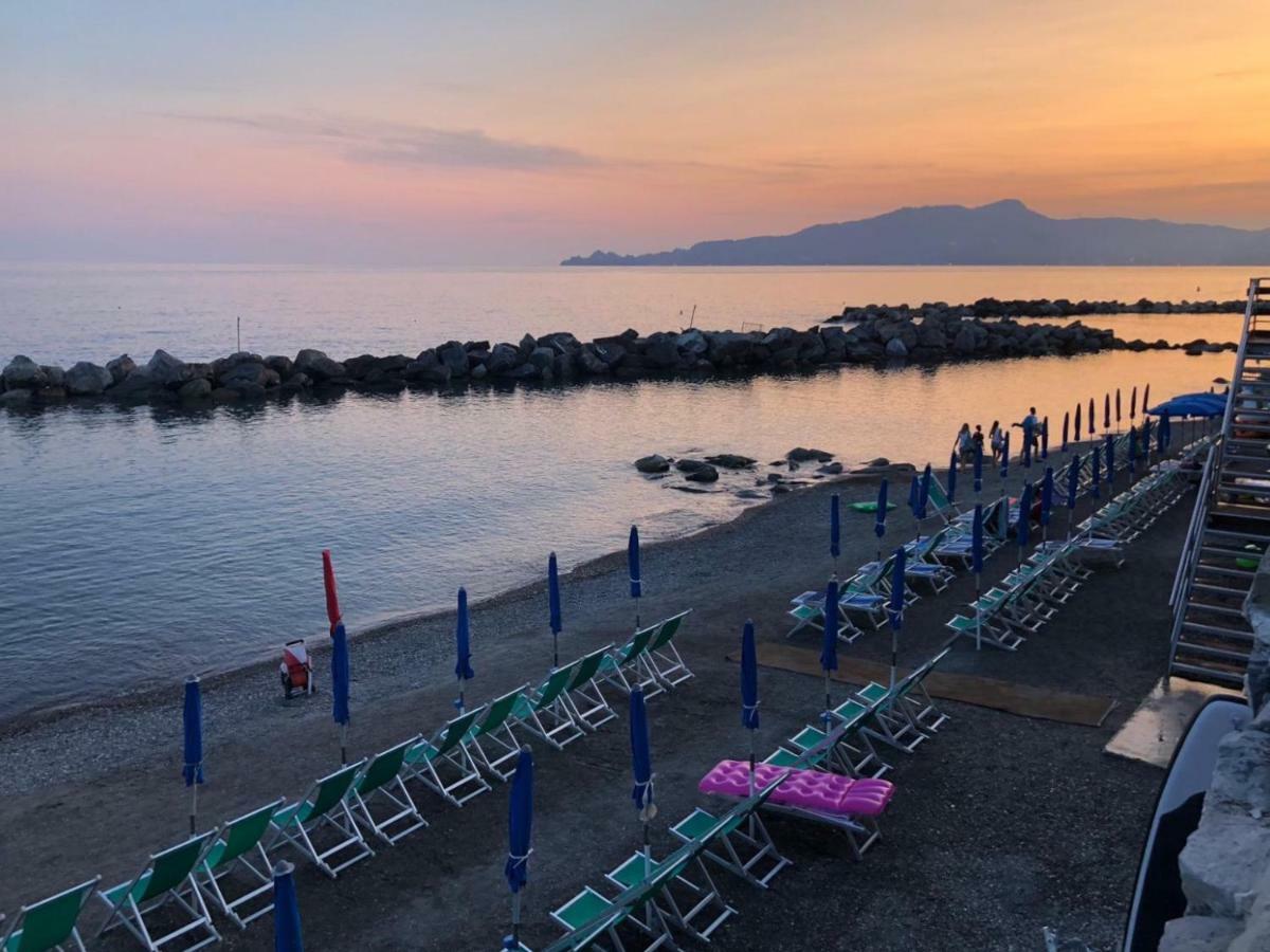 A.A.U.T Appartamento Villa Preli Chiavari Extérieur photo